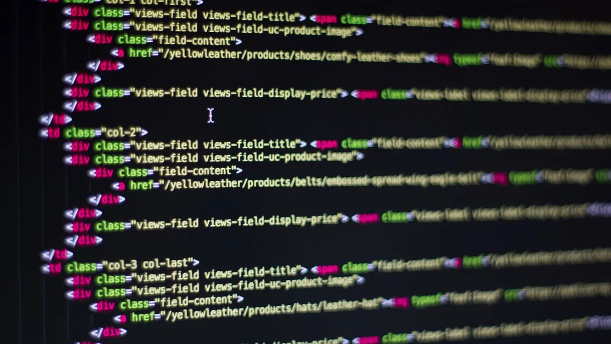Monitörde HTML kodunun ayrıntılı görünümü