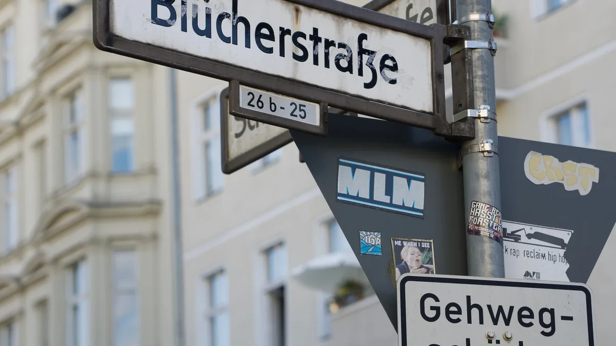 Berlin'de sokak tabelaları